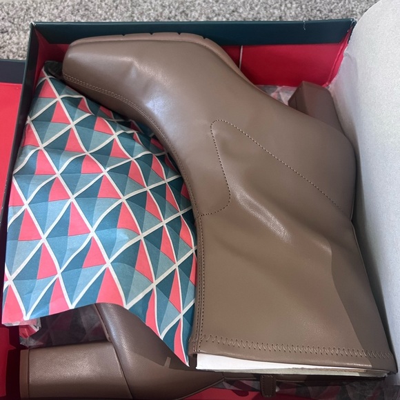 Women’s Aerosoles Cinnamon Mid Calf Boots Taupe Block Heels Side Zip US 11 - Picture 5 of 6